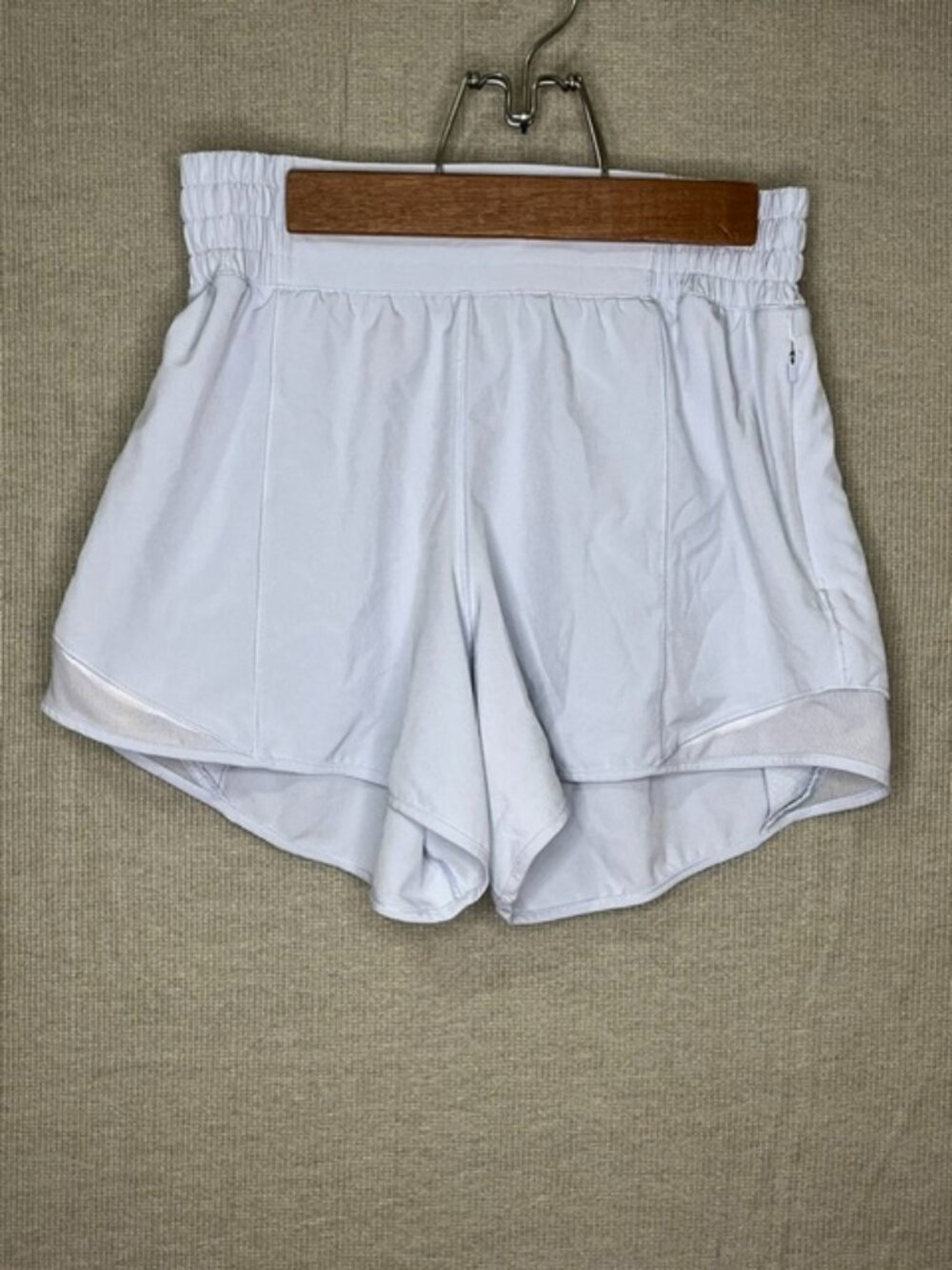 Lululemon Women's 6/S Hotty Hot Athletic Running Shorts 4" Inseam Gray
